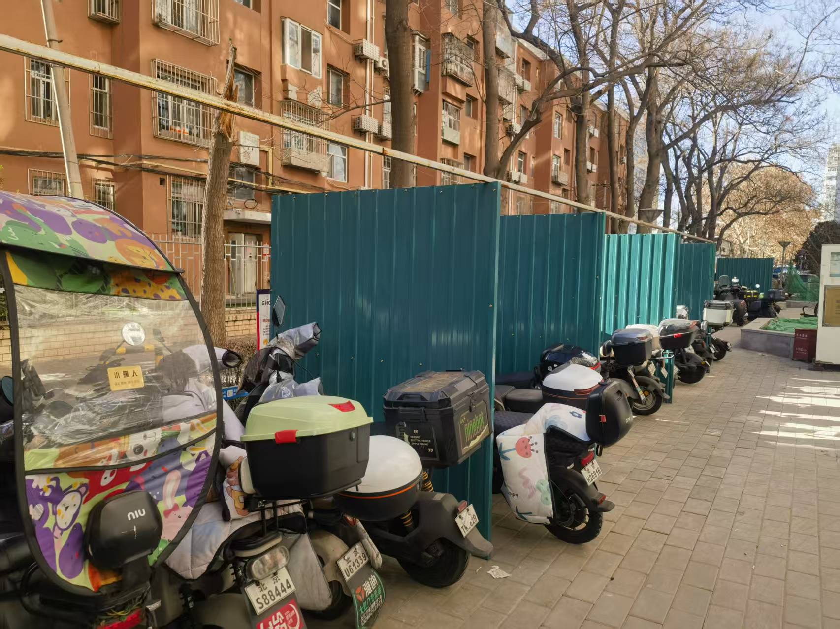 电动车充电桩安装使用照片.jpg 电动车充电桩安装使用照片.jpg
